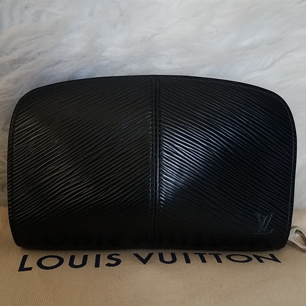 Louis Vuitton Demi Lune Epi Clutch Wallet